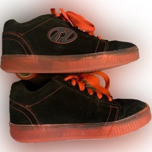 Heelys Wheeled Shoes Skates Sneakers Black Red Youth Big Boy’s Kids Size 4